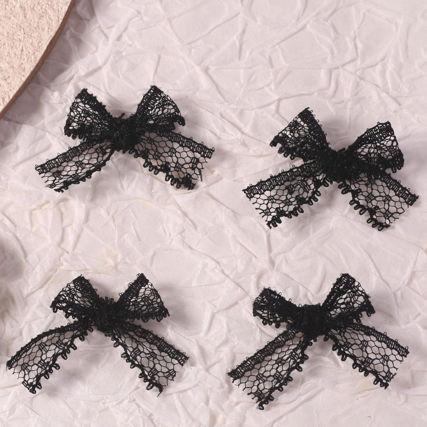 DIY Manicure nail lace bow